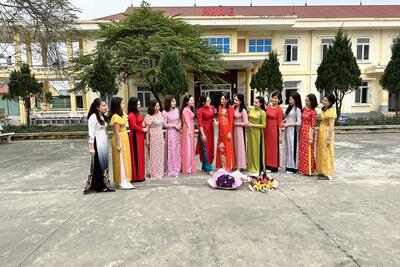 Khoa Xét nghiệm và khoa Nội