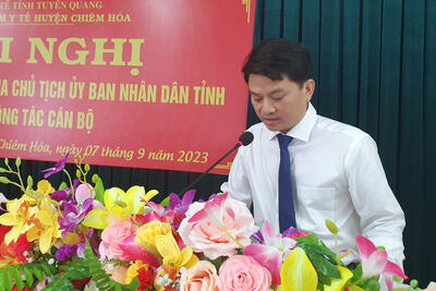 Dong_chi_Ha_Van_Linh__Giam_doc_TTYT_huyen_Chiem_Hoa_phat_bieu_nhan_nhiem_vu_87d48ad559