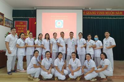 Các thí sinh chụp ảnh lưu niệm