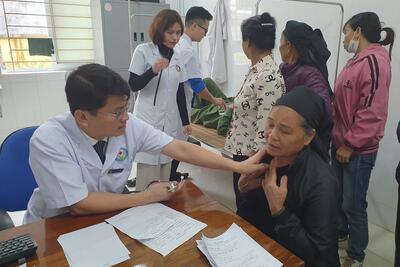 Đoàn cơ sở TTYT huyện Chiêm Hoá khám, cấp thuốc miễn phí trên địa bàn xã Tân An.