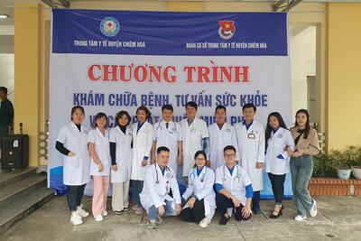 Đoàn cơ sở TTYT huyện Chiêm Hoá khám, cấp thuốc miễn phí trên địa bàn xã Tân An.