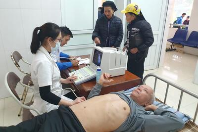 Đoàn cơ sở TTYT huyện Chiêm Hoá khám, cấp thuốc miễn phí trên địa bàn xã Tân An.