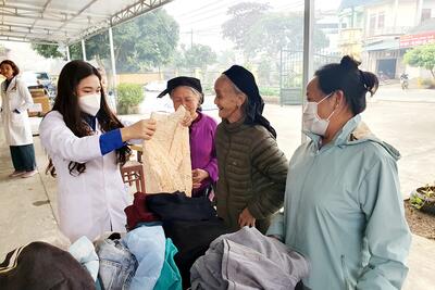 Đoàn cơ sở TTYT huyện Chiêm Hoá khám, cấp thuốc miễn phí trên địa bàn xã Tân An.